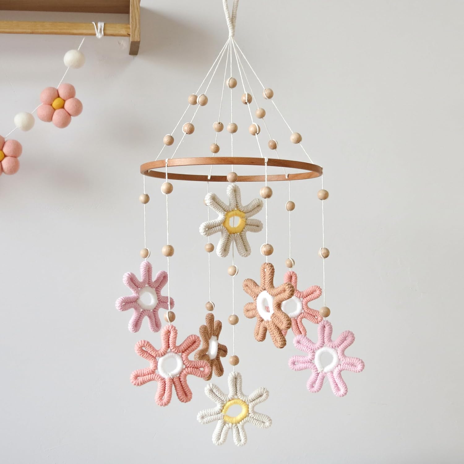 Woven Daisy Mobile for Crib, Baby Crib Mobile for Girls, Boho Daisy Crib Mobile, Daisy Nursery Decor for Baby